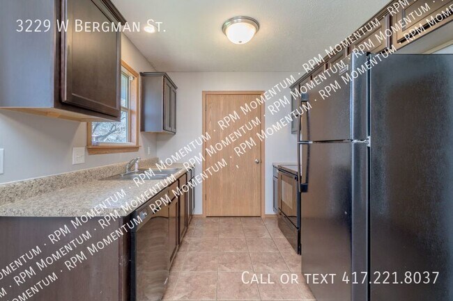 Photo - 3229 W Bergman St