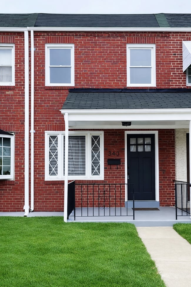 Frente de la propiedad - 340 Gusryan St