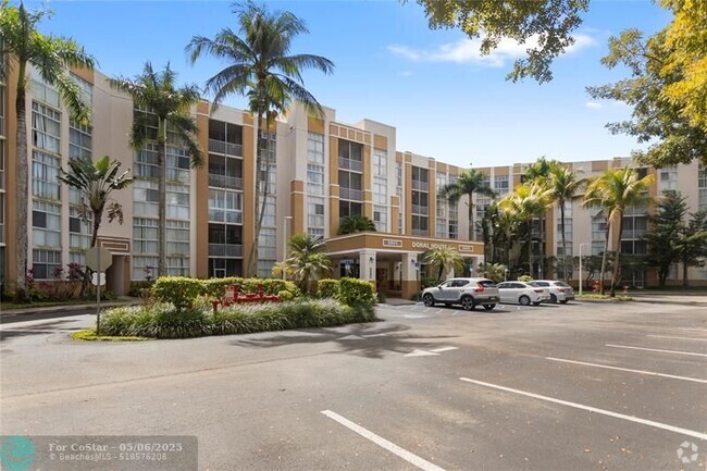 Building Photo - 9805 NW 52nd St Rental