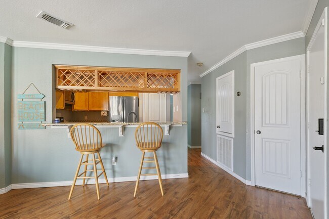 Building Photo - 7312 Seawall Blvd Unit 208