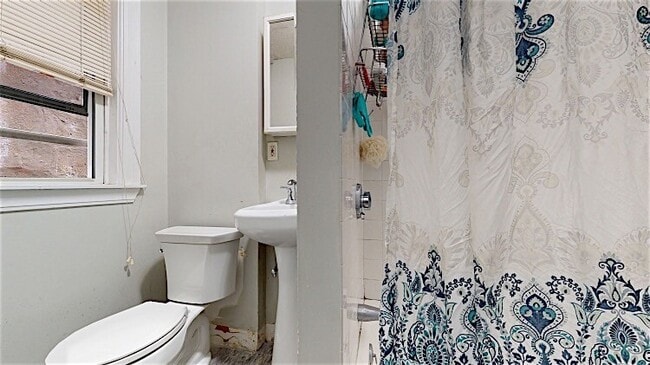 Photo - 200 Harvard St Unit 2