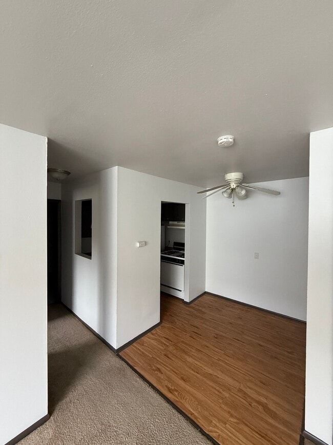 Photo - 2455 N Maryland Ave Unidad 302