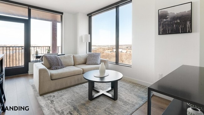 Building Photo - 632 Howard Rd SE