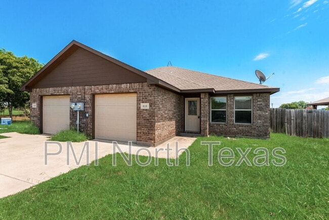 Photo - 616 N 6th St