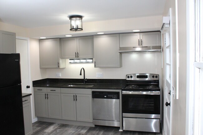 Photo - 32 Medimount Dr