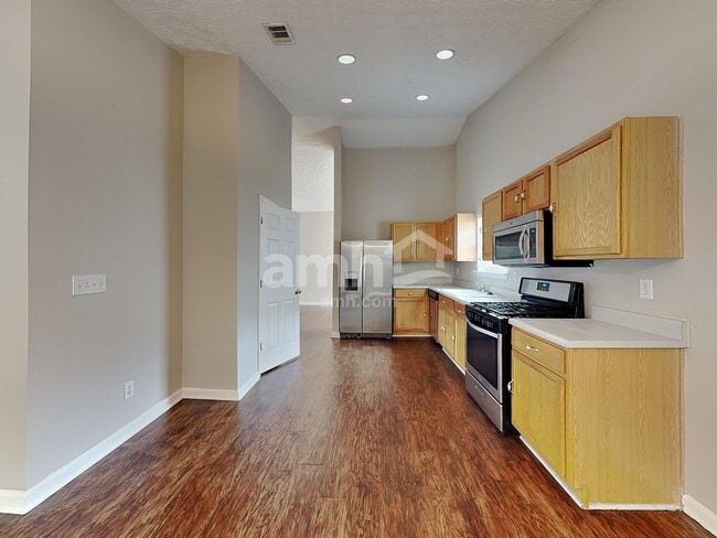 Photo - 1132 Alysum Ave SE