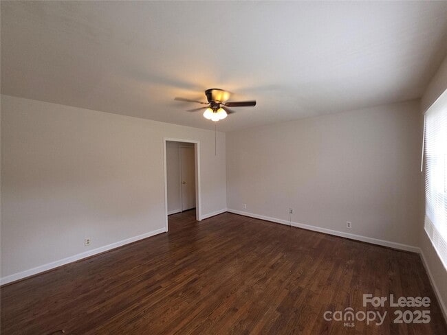 Photo - 3721 Driftwood Dr