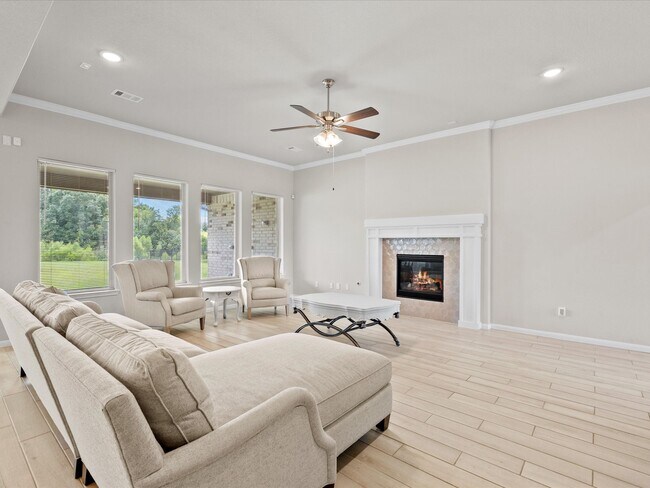 Photo - 262 Peninsula Pt Dr