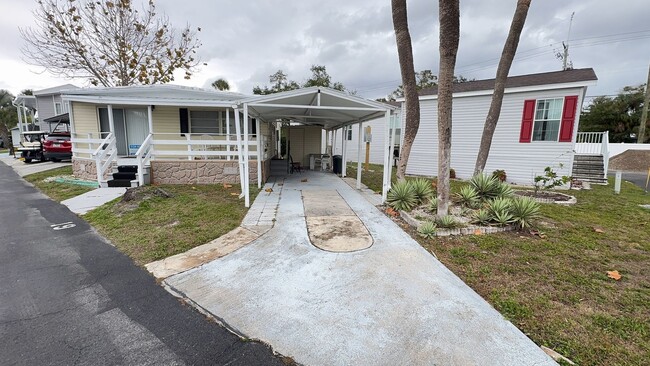 Building Photo - Beautiful 2 bedroom 2 bath mobile home for rent in 55+ community in south Tampa