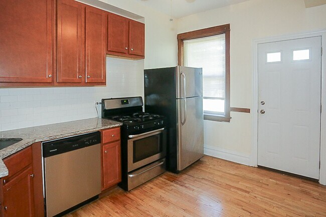 Photo - 3818 N Sheffield Ave Unit 3820-2
