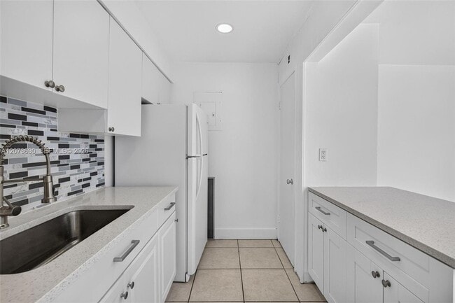 Photo - 2115 N 17th Ct Unit 3