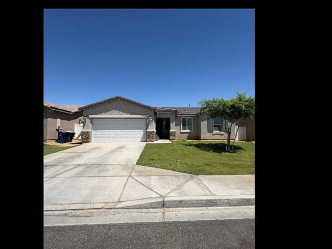 Building Photo - Charming 4 bed/2 bath Home Available for Rent