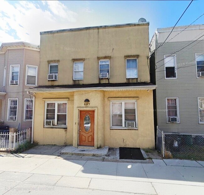 Building Photo - 557 59th St Unit 3 Rental