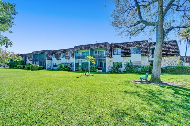 Photo - 3101 Oakland Shores Dr Unidad H204