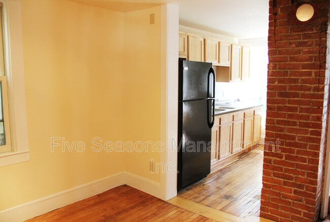 Photo - 202 Pine St