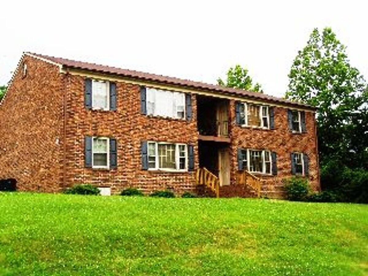 Photo - 1401 Tenbury Dr Unit B