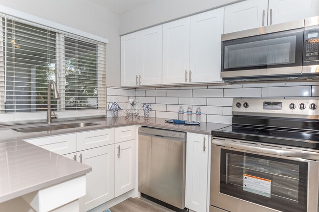 Photo - TIDES AT DESERT POINTE