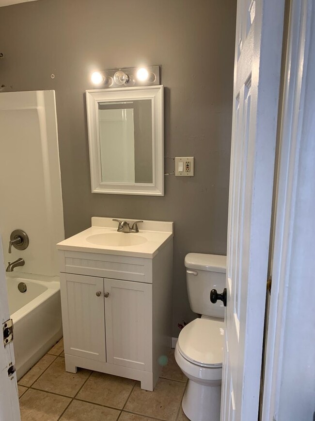 Photo - 1810 Fairlane- 2 Units Unit A