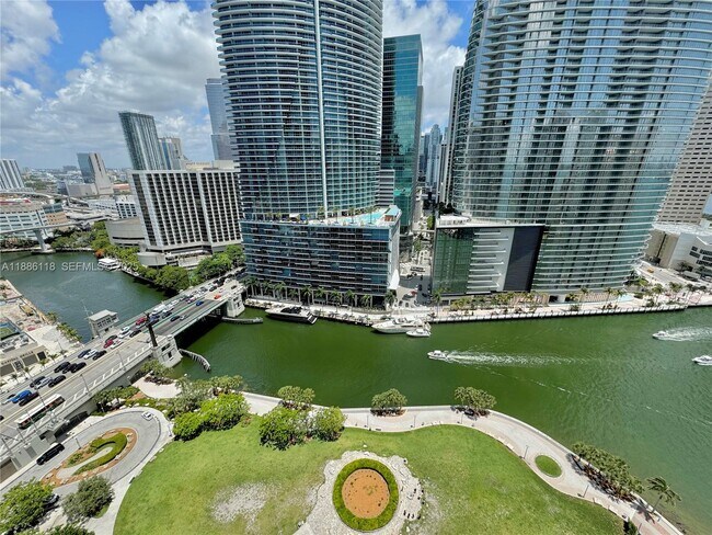 Photo - 475 Brickell Ave Unidad 2512