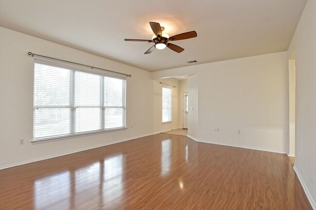 Photo - 815 Prairie Grass Ln