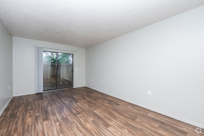 1BR, 1BA - 713SF - Living Room - Evergreen Apartments