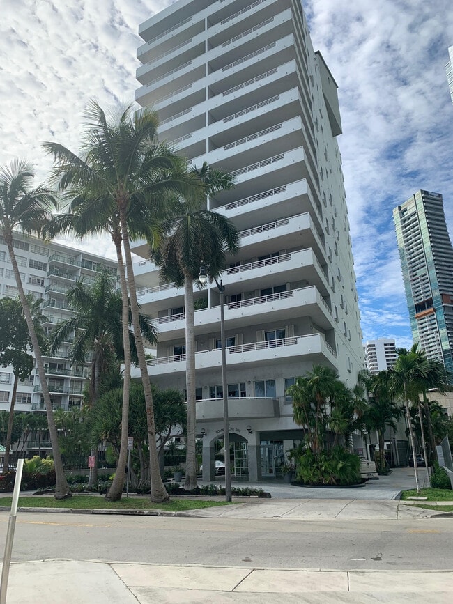 Building Photo - 1402 Brickell Bay Dr Unit 601