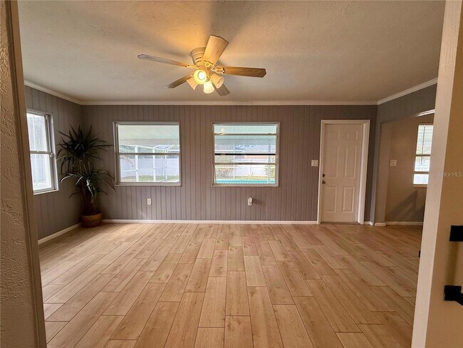 Photo - 2328 Cass St