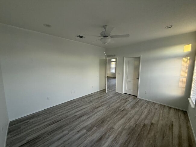 Photo - 362 Tahitian Dr