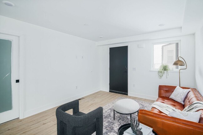 Photo - Brand New Luxury Townhouses Unit 1