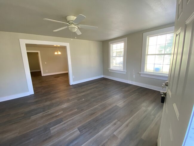 Photo - 603 N Gaines St