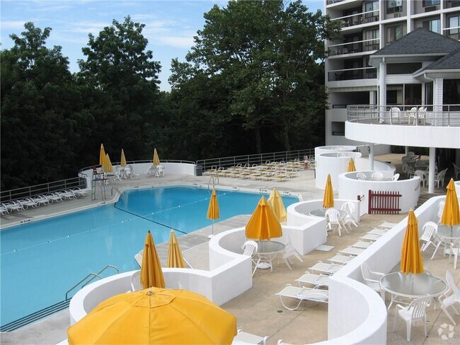 Building Photo - 500 High Point Dr Unit Ph7 Rental