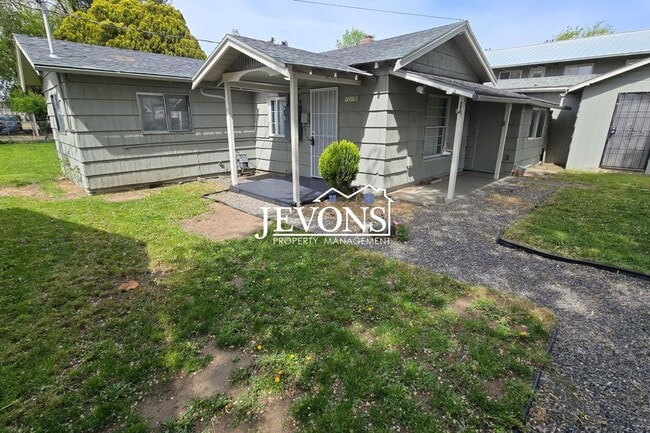 Building Photo - Your Next-Door Deal: Rent Ready! Unit 1017 1/2