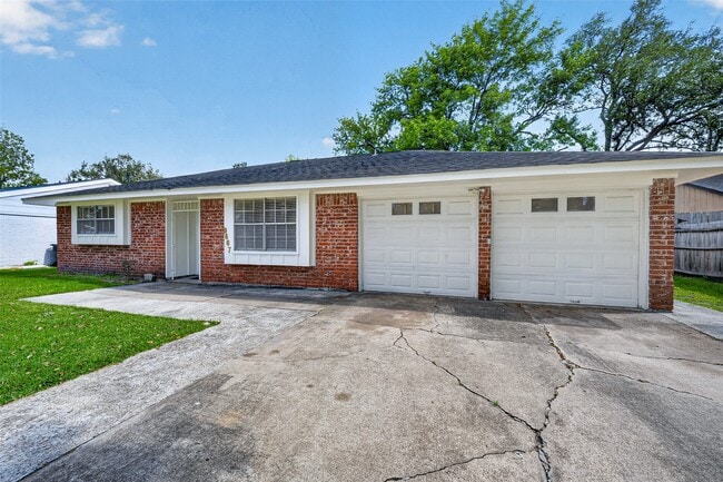 Photo - 9667 Meadowvale Dr