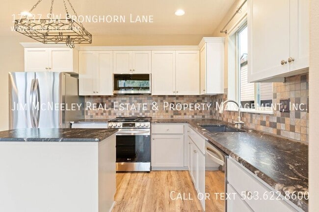 Photo - 17537 SW Pronghorn Ln