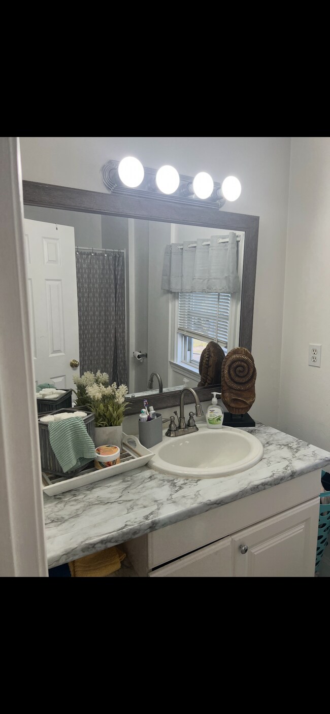 Photo - 46 Mary Ave Unit 2nd floor