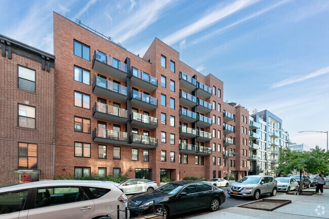 Photo - 223 N 8th St