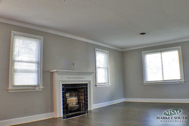 212 E 46th St