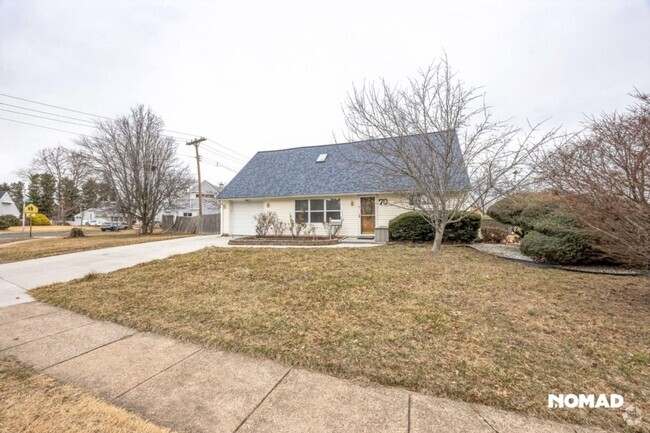 Building Photo - Spacious 5BR House in Levittown