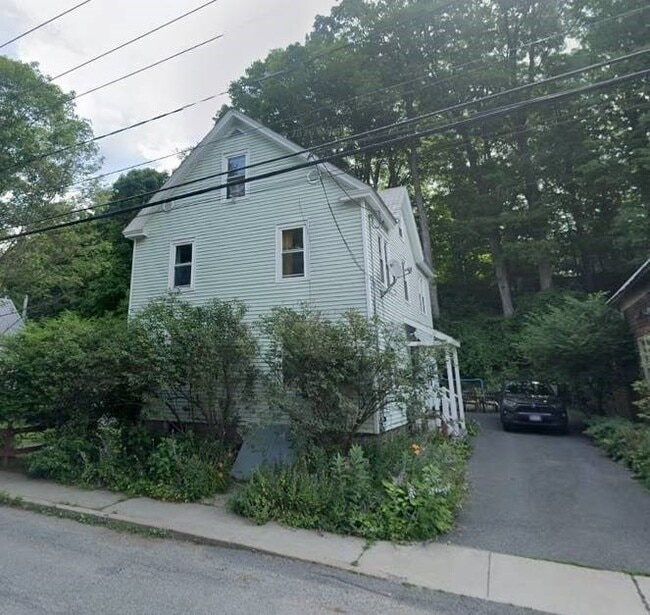 Photo - 11 Mechanic St