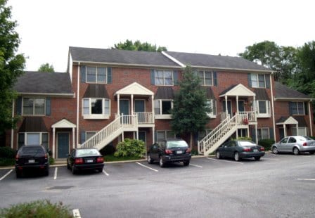 Building Photo - 2 Bedroom Townhouse