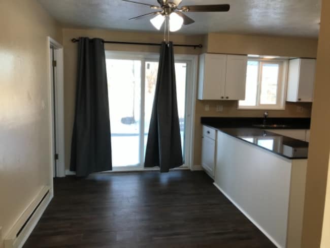 Photo - 3852 Hawthorne Rd