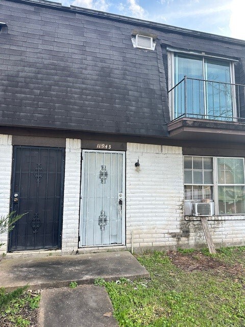 Building Photo - 11943 Beechnut St Rental