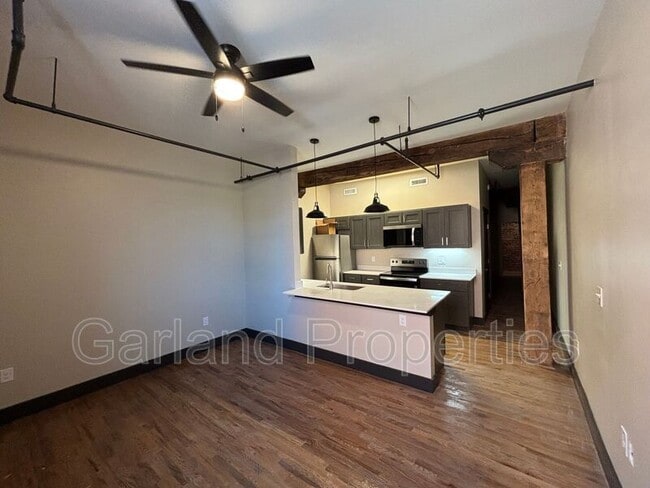 Building Photo - 0 1st St NE Unit Apt 104