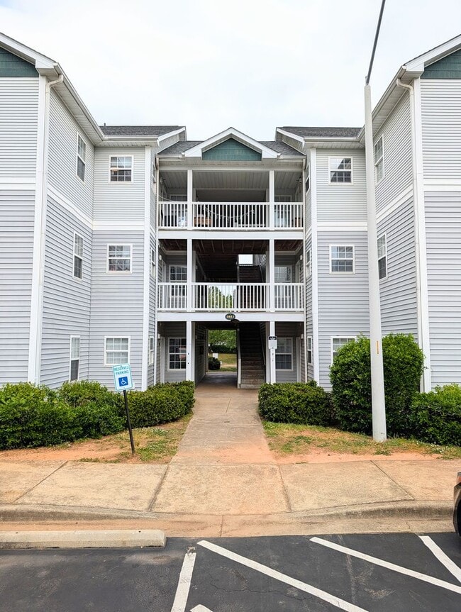 Building Photo - 2011 Wolfmill Dr Unit 1