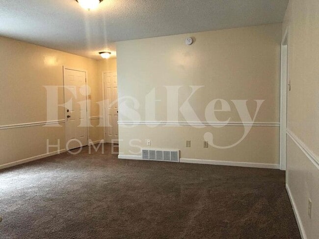 Photo - 3926 Oak Branch Cir W