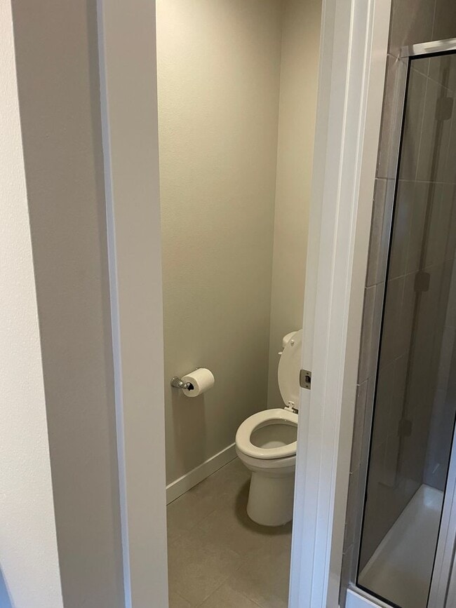 Photo - Stunning 3 bedroom 2.5 bathroom Townhome in Bothell!