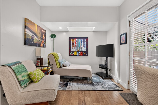 Photo - 8936 Wonderland Ave