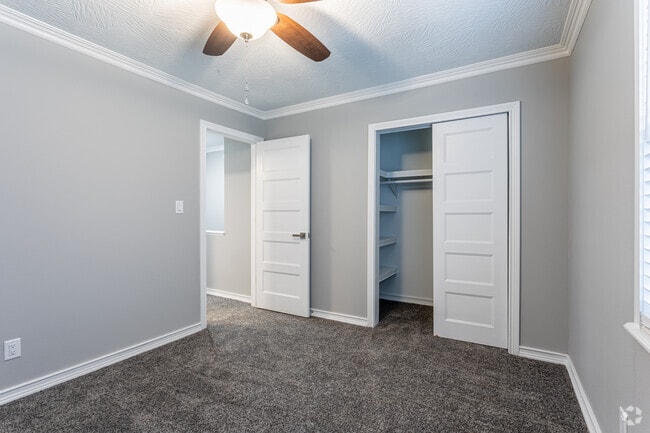 2BR, 1BA - 1400 SF - Forest Park Townhomes