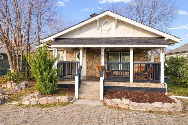 Building Photo - 1903 E 13th St