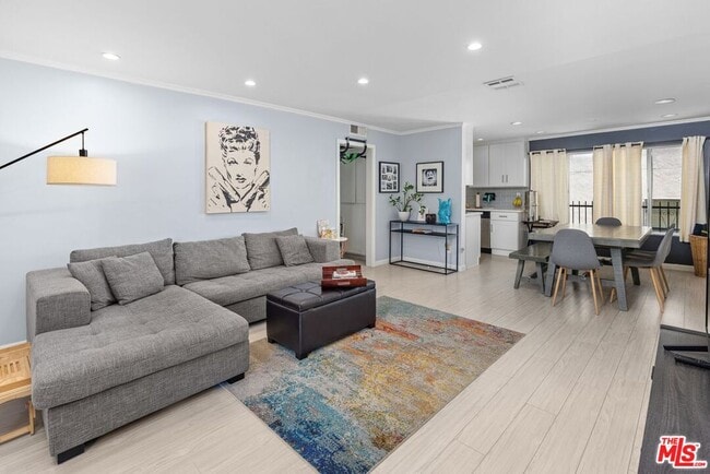 Photo - 12801 Moorpark St Unit 206